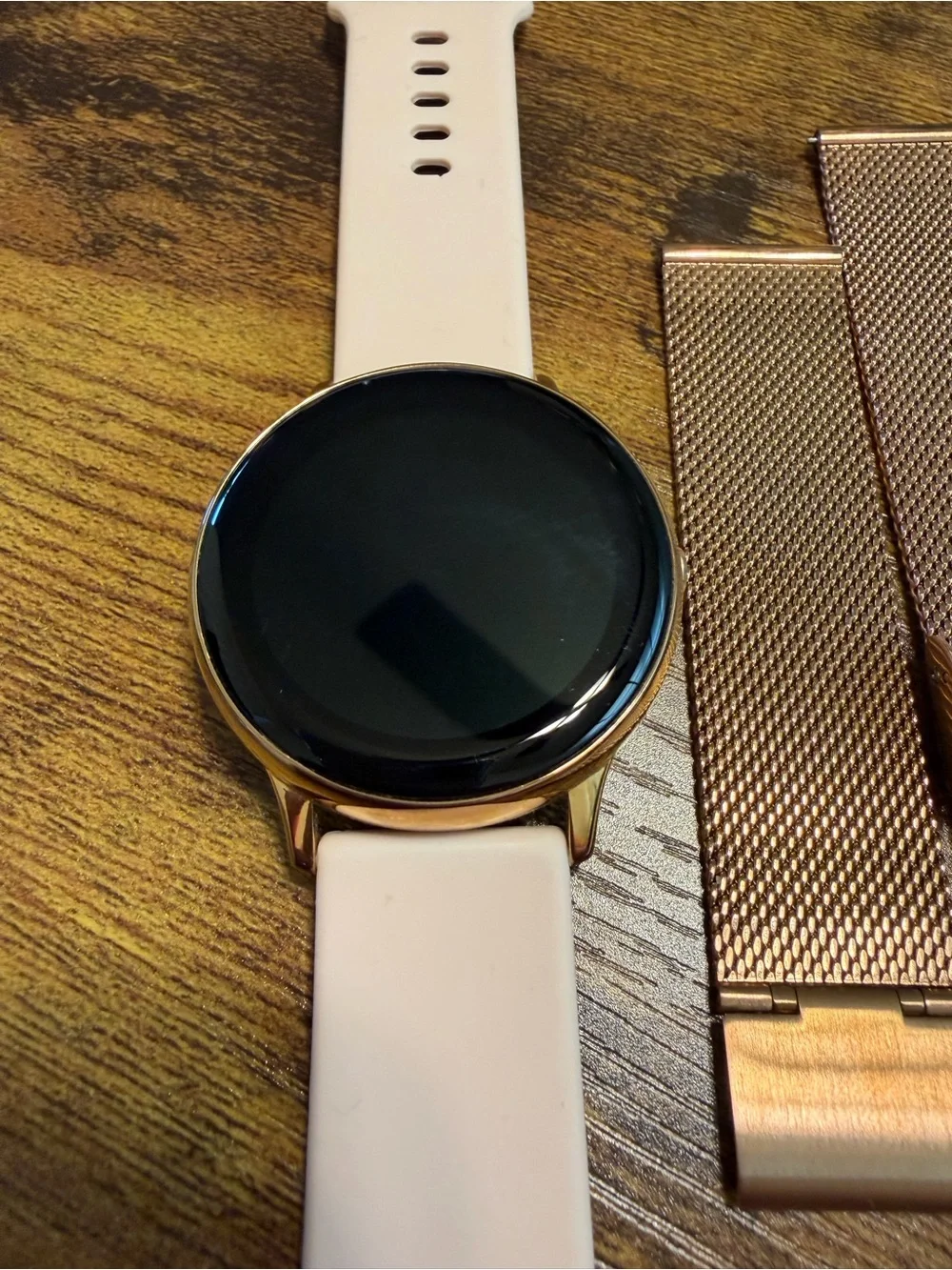Sold /Rose Gold Smartwatch Bundle + 2 Bands (Silicone & Metal) + Charger